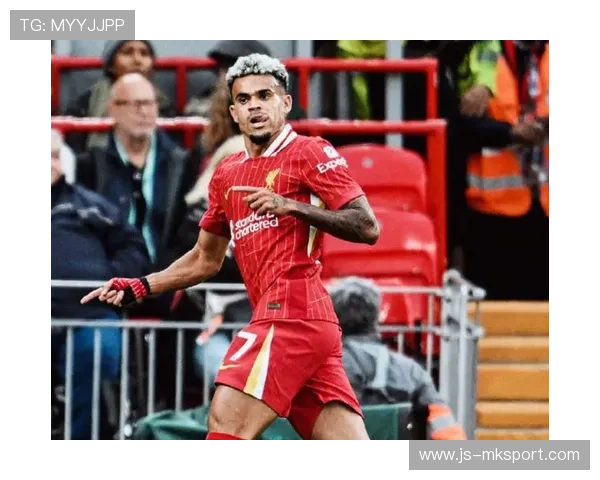 利物浦左线压迫成功，迪亚斯射门短角命中