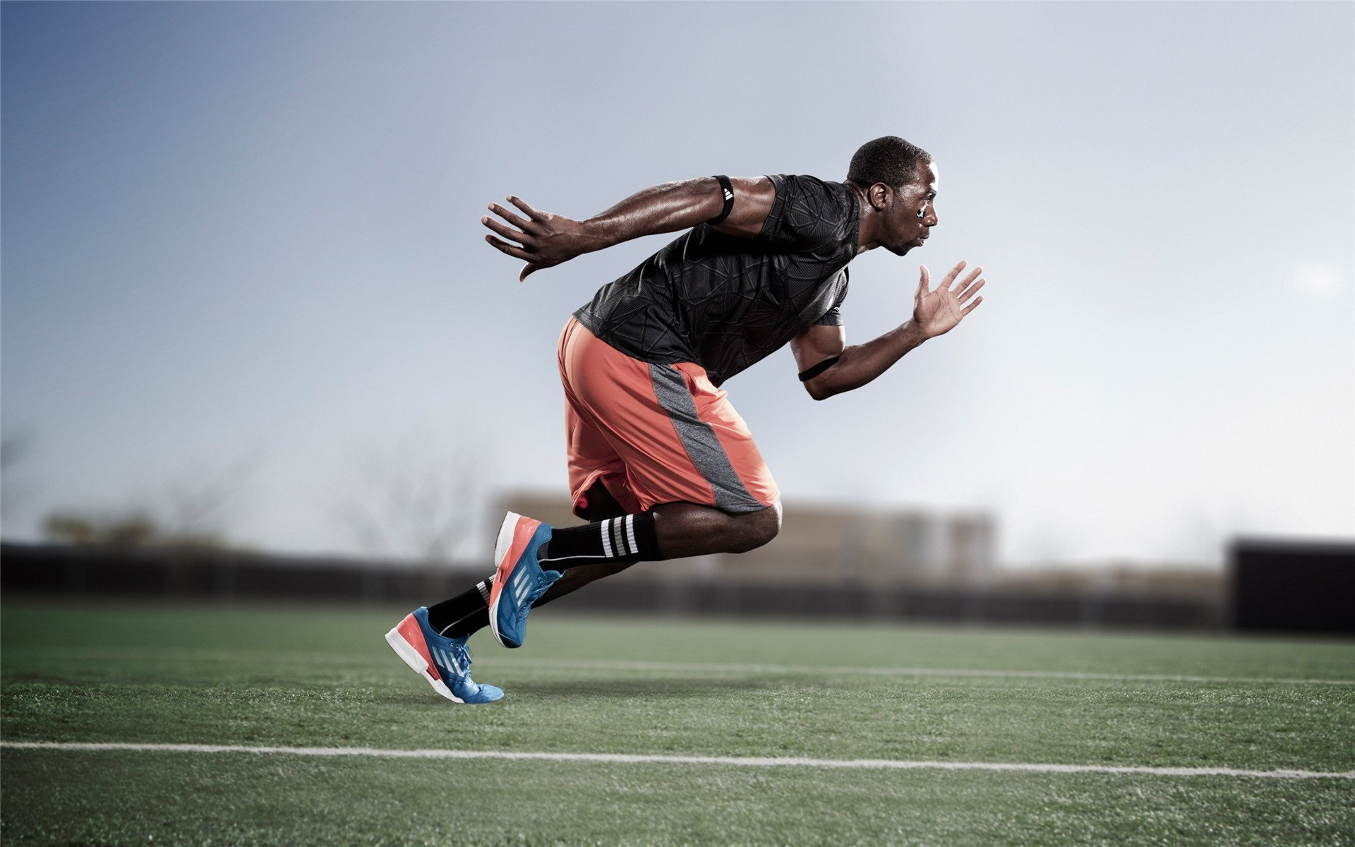 主帅接受采访表达对未来战术布置的信心,主帅接受采访表达对未来战术布置的信心