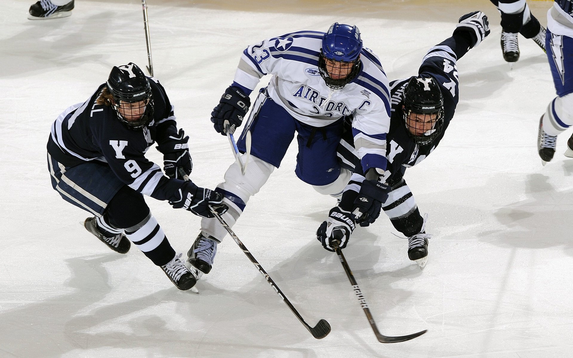 职业俱乐部脱离本地青训合作机制，职业俱乐部的定义
